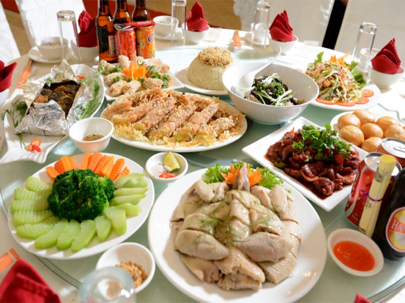 Đặt tiệc tại nhà uy tín tại Thuận An, Bình Dương- Suất ăn công nghiệp Ngọc Mai