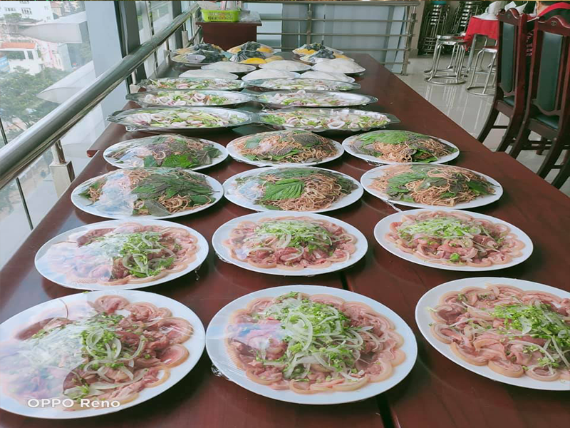 Nhận đặt tiệc tất niên công ty tại Thuận An- Suất ăn công nghiệp Ngọc Mai