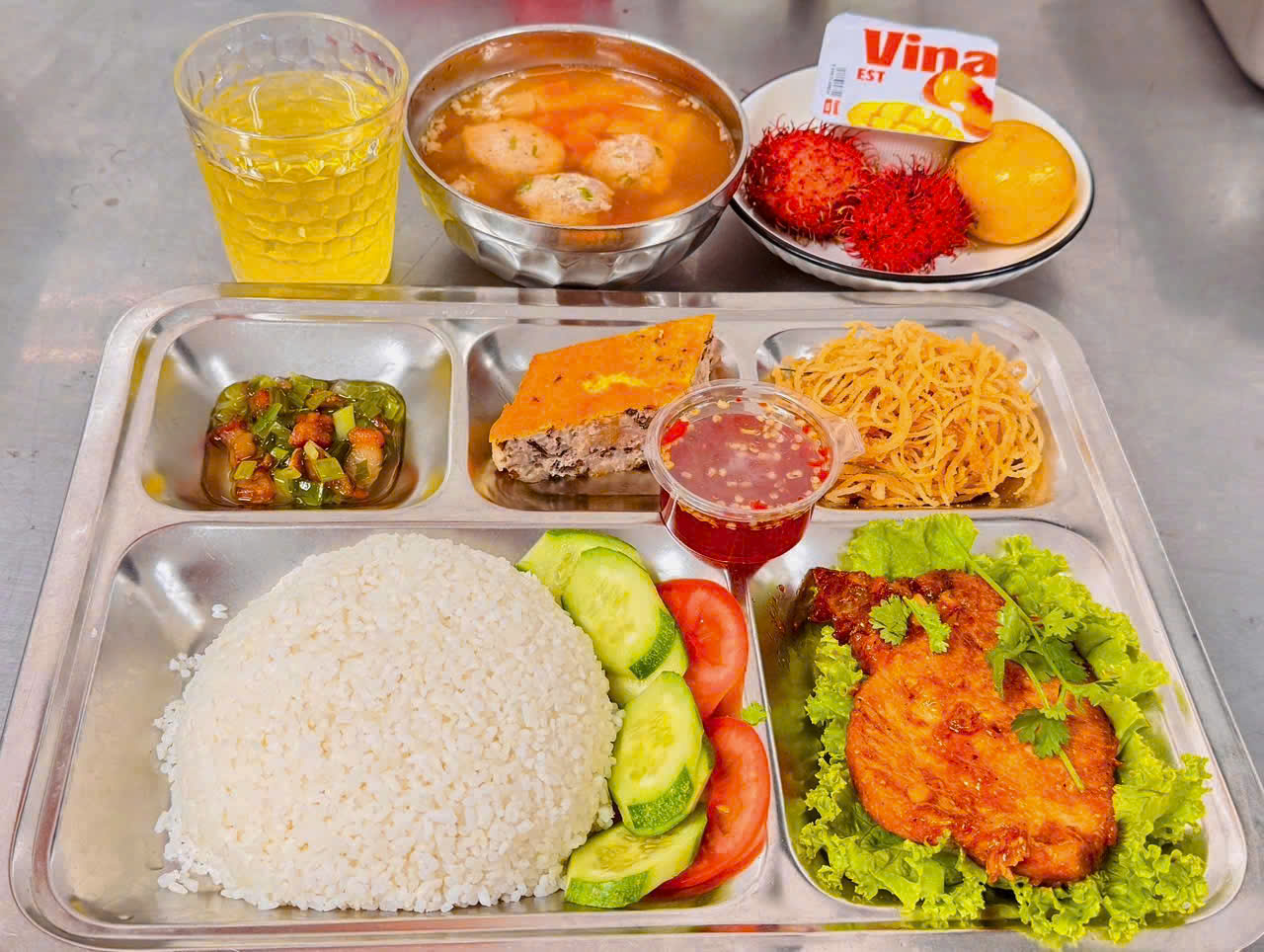 Hình ảnh mẫu thực đơn suất ăn công nghiệp Ngọc Mai